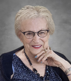 Photo de Gertrude DESCHENES